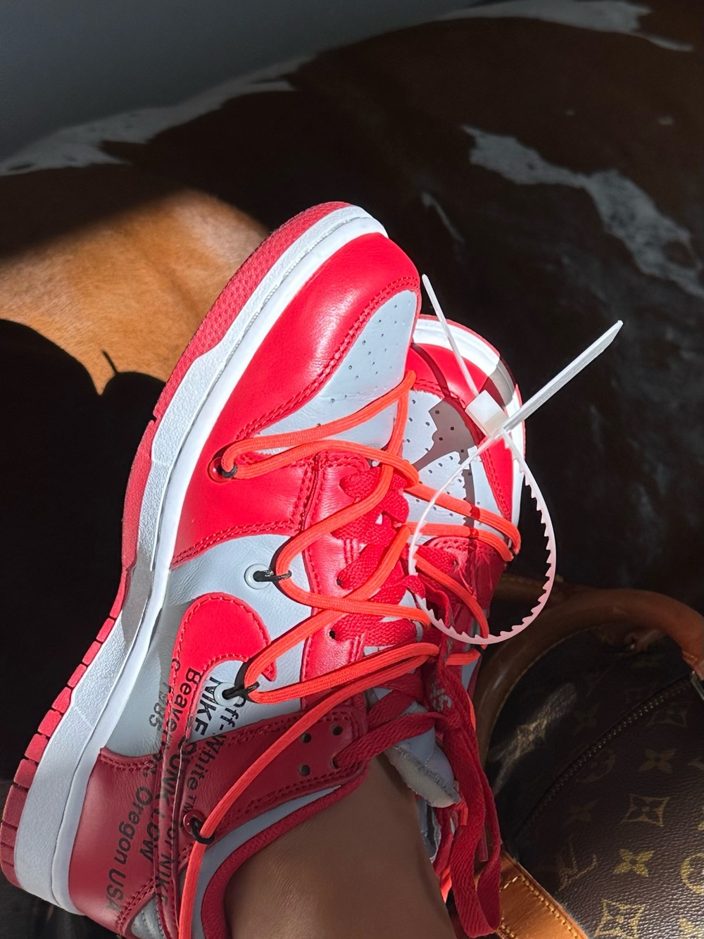 Off-White Women's Red and White Low-Top Sneakers